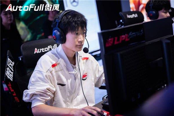 热血落幕 傲风见证AL新王加冕 登顶巅峰!pg电子娱乐平台英雄联盟职业联赛第二赛段(图2) 热血落幕 傲风见证AL新王加冕 登顶巅峰!pg电子娱乐平台英雄联盟职业联赛第二赛段(图2)