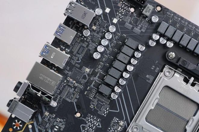 顾的选择技嘉主板之B850M电竞雕pg电子免费模拟器面向主流与升级兼(图3) 顾的选择技嘉主板之B850M电竞雕pg电子免费模拟器面向主流与升级兼(图3)